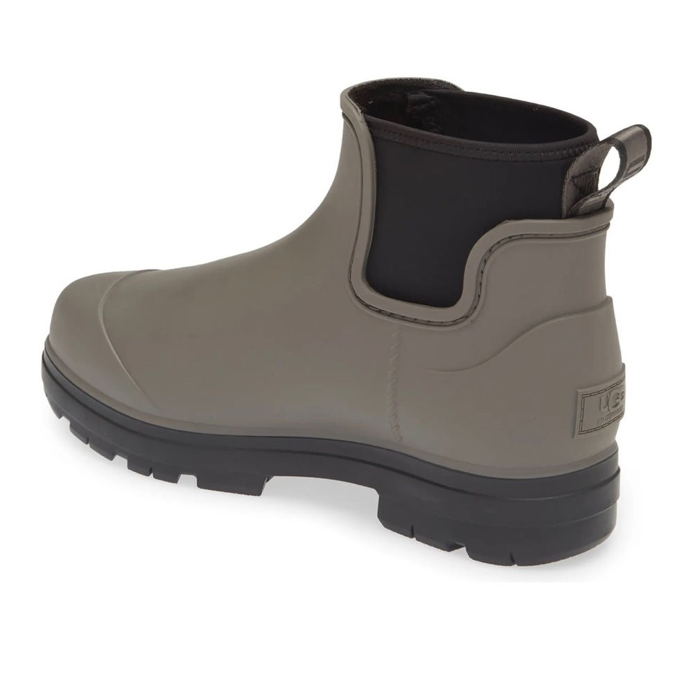 UGG